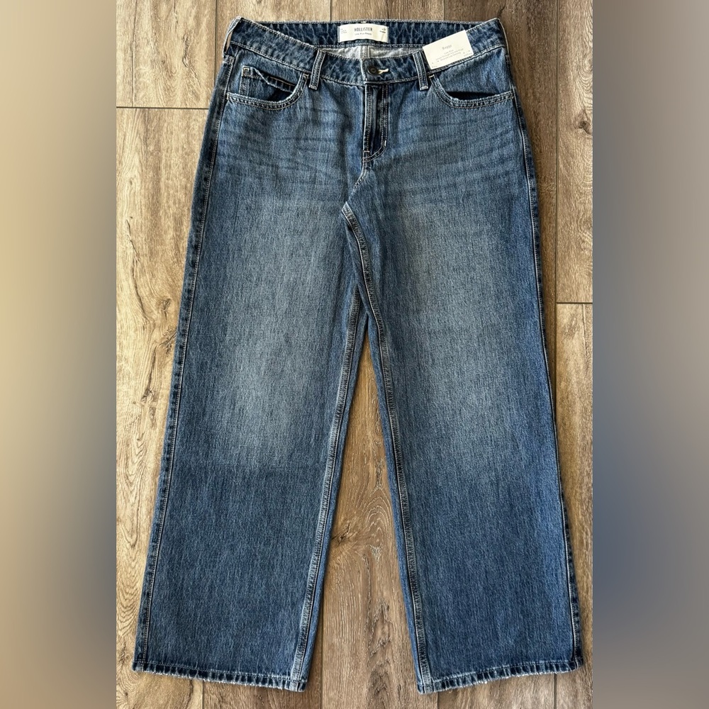NWT - Hollister Denim Women’s Low-Rise Dark Wash Baggy Jeans Size 8 / 29 Reg